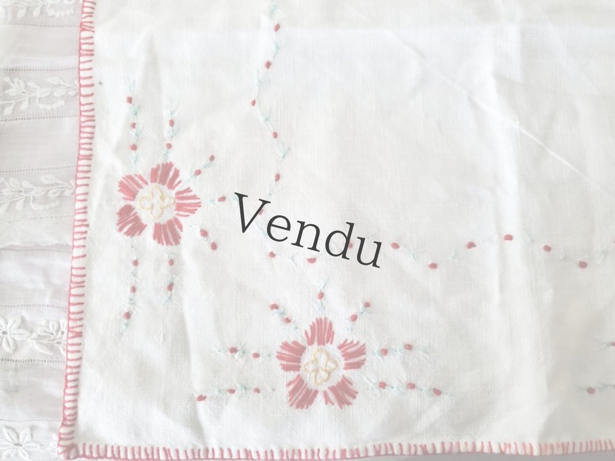 画像4: フランスヴィンテージ　ボタニカル柄刺繍のマット (4)