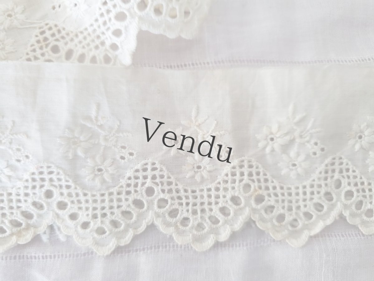 画像2: フランスアンティーク　白糸刺繍スカラップレース 95cm〜 (2)