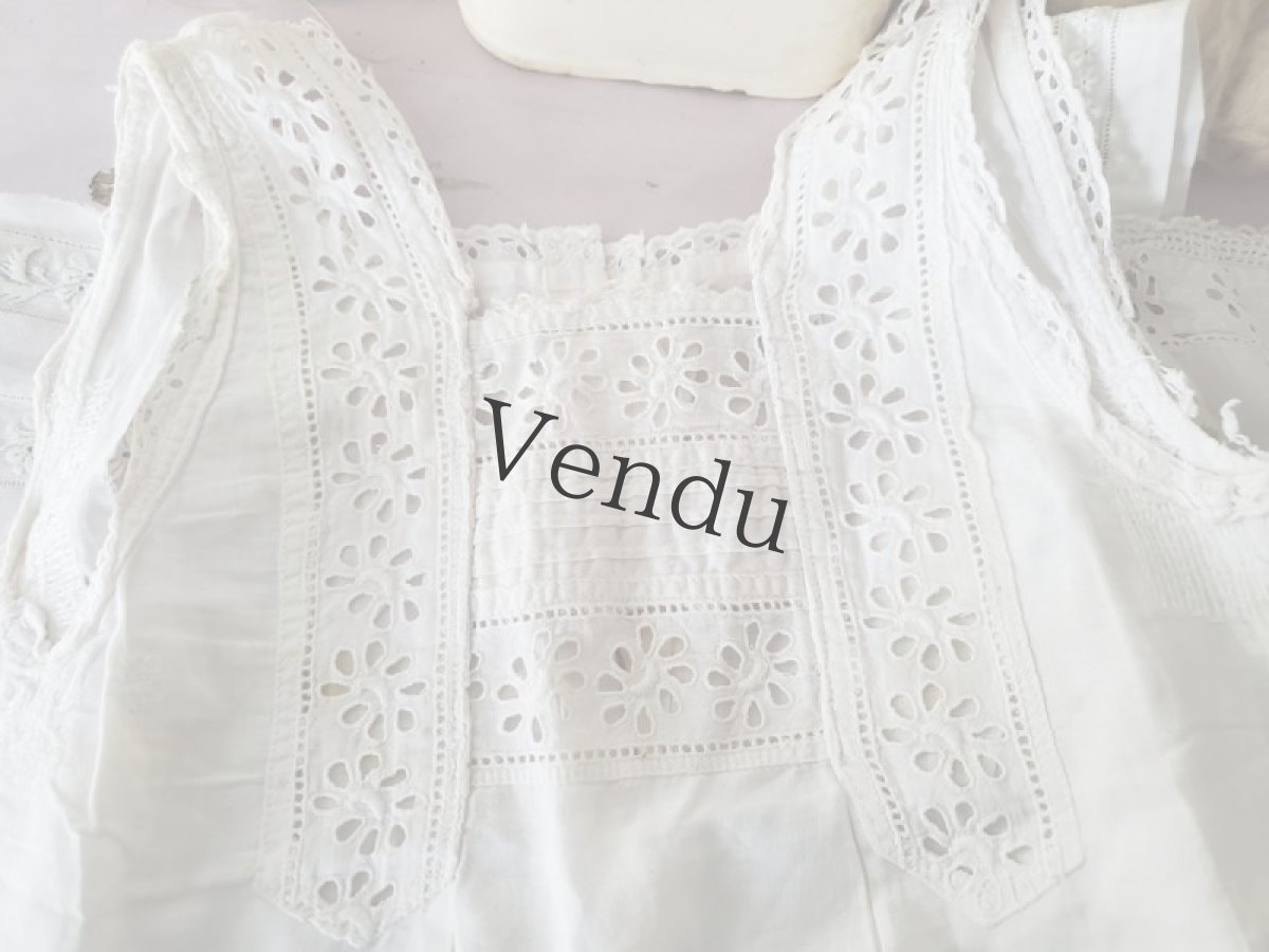 画像5: フランス蚤の市　少女ワンピース入り端切れセット５種 缶入りボタンつき (5)