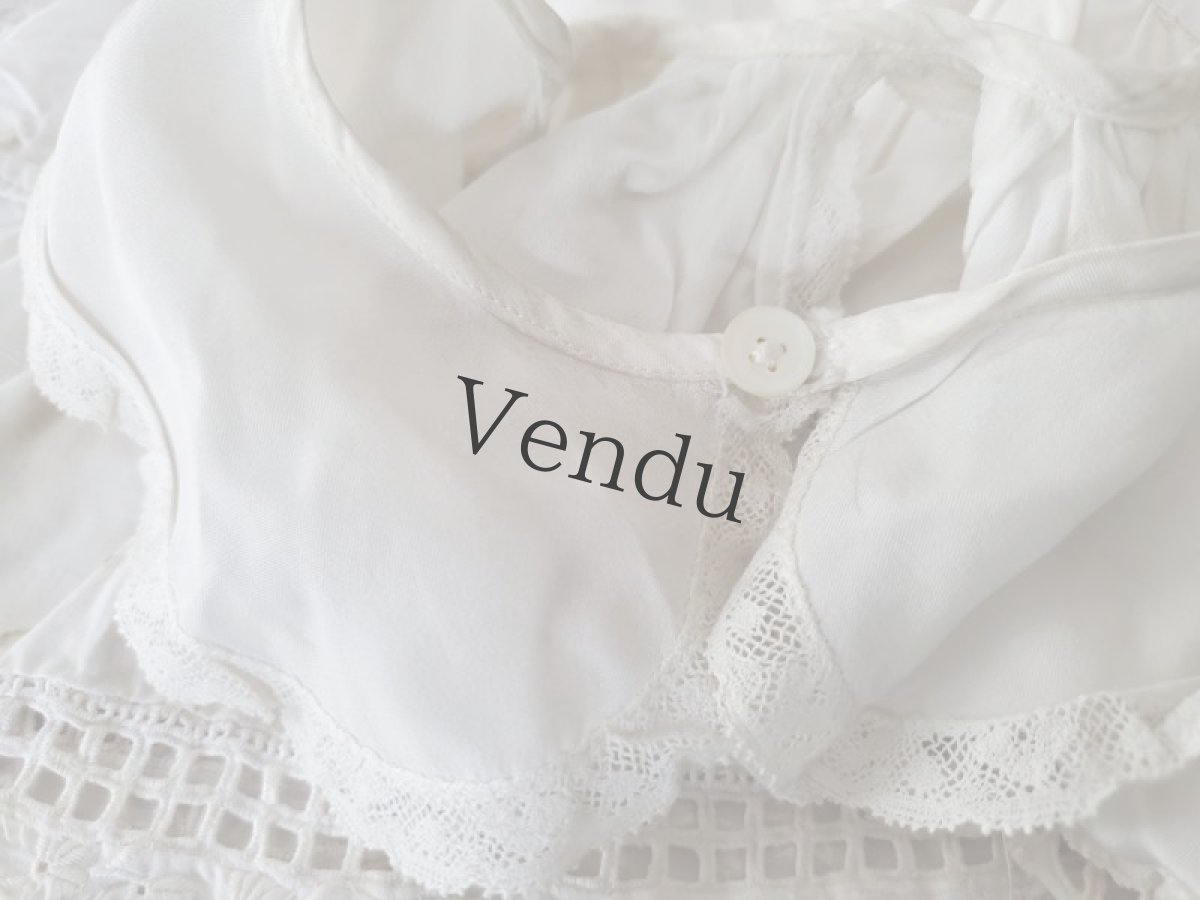 画像9: フランス蚤の市　少女ワンピース入り端切れセット５種 缶入りボタンつき (9)