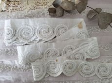 画像1: フランスアンティーク　くるくるうずまき刺繍のスカラップレース 250cm (1)