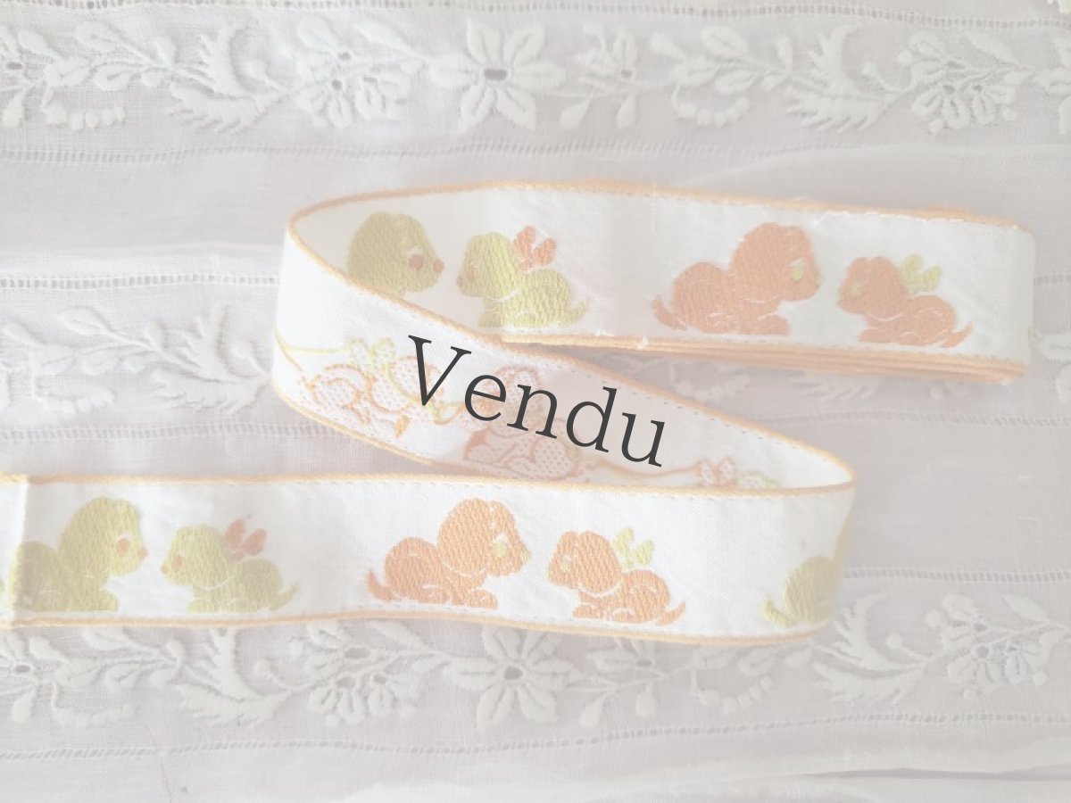 画像2: フランスヴィンテージ　わんこの親子刺繍リボン83cm (2)