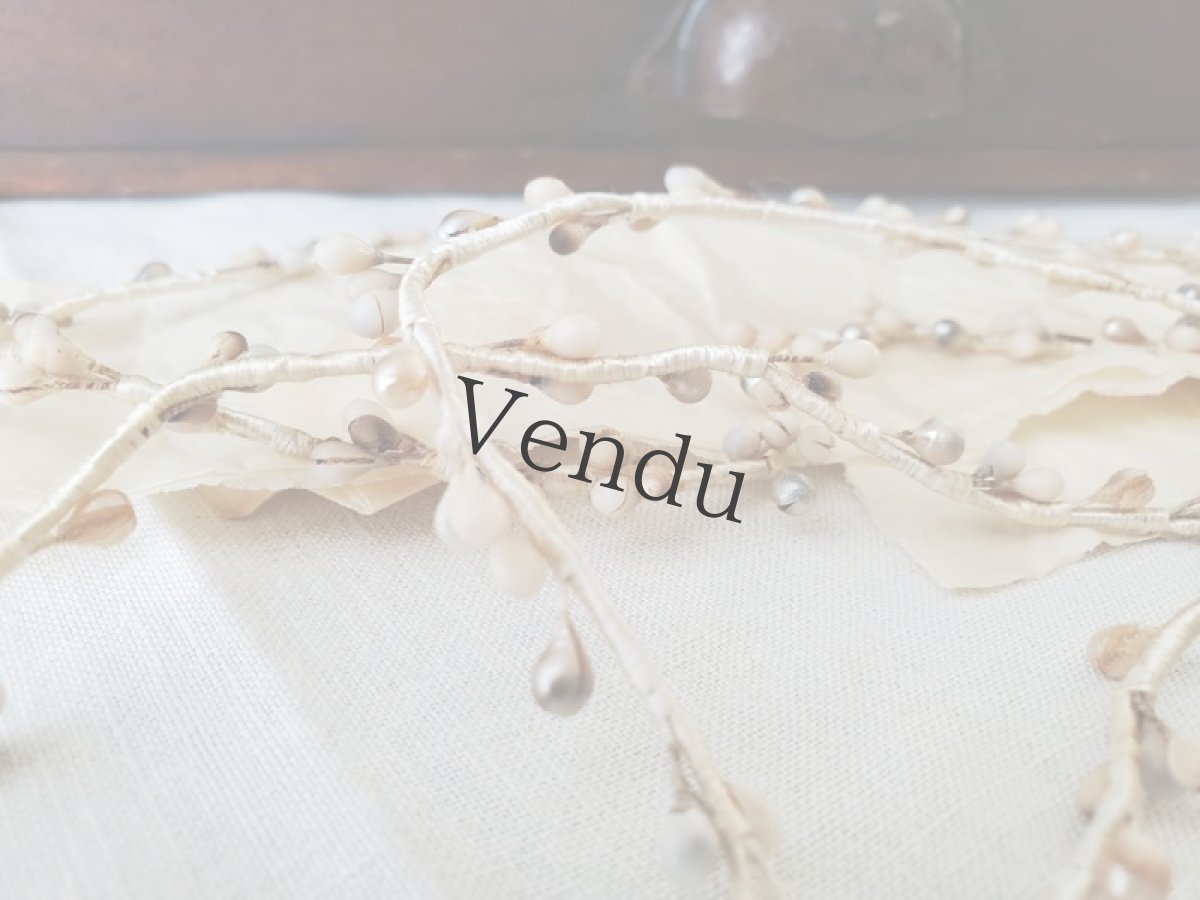 画像4: フランスアンティーク　Aux Galeries Lafayette ワックスフラワー 蕾のガーランド (4)