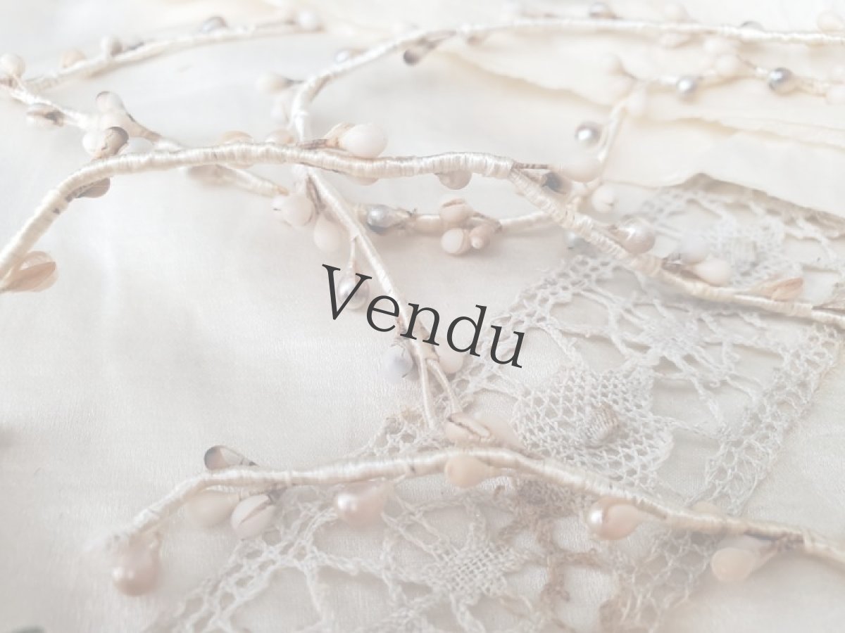 画像3: フランスアンティーク　Aux Galeries Lafayette ワックスフラワー 蕾のガーランド (3)