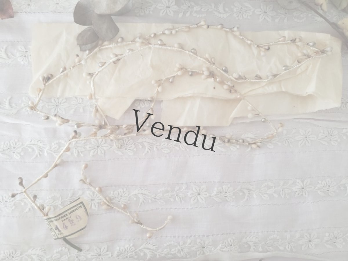 画像8: フランスアンティーク　Aux Galeries Lafayette ワックスフラワー 蕾のガーランド (8)