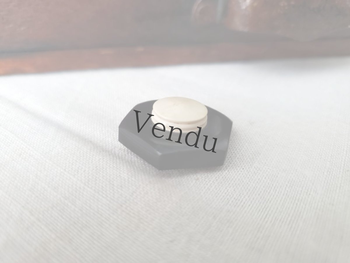 画像2: フランス 1910-1930年 アールデコ ガラリットボタン 六角形 23mm (2)