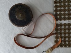 画像3: フランスアンティーク　革製手巻きメジャー (3)