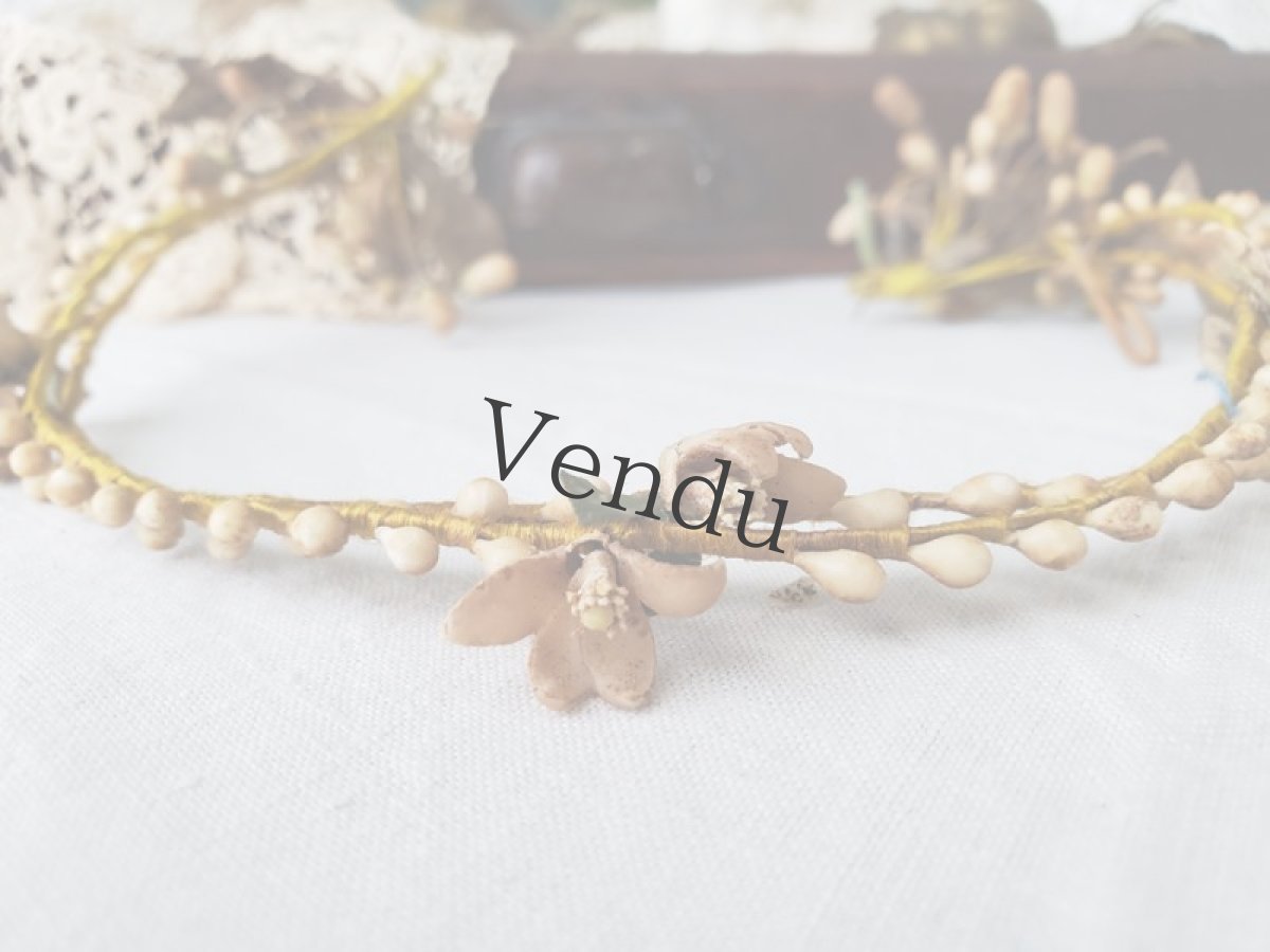 画像4: フランスアンティーク　蚤の市３点セット ワックスフラワーティアラ／つけ襟／ハットピン (4)