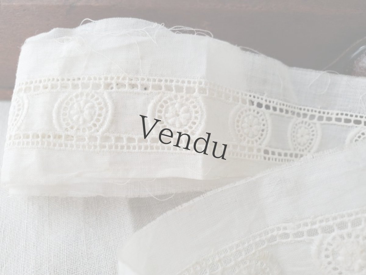 画像6: フランスアンティーク　小花の白糸刺繍レースブレード 100cm (6)