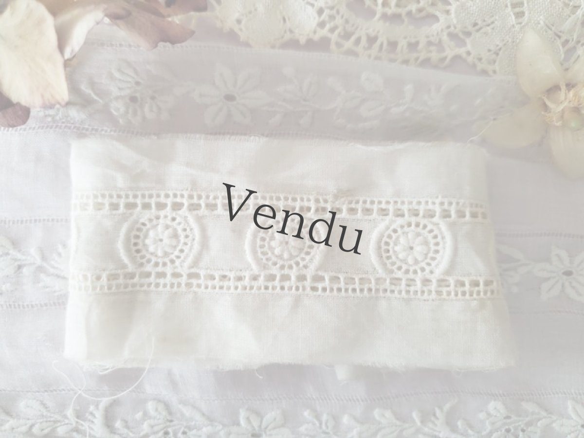 画像4: フランスアンティーク　小花の白糸刺繍レースブレード 100cm (4)
