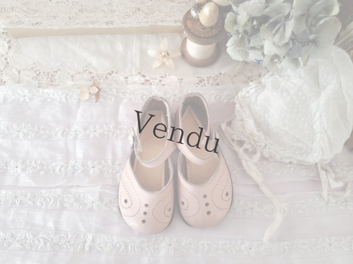 画像3: フランスヴィンテージ　べべ用　ピンクのストラップシューズ (3)