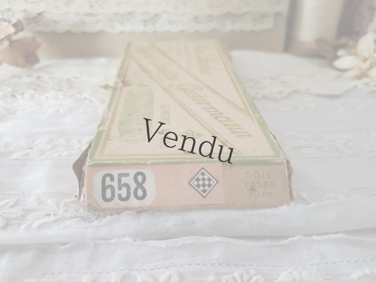 画像9: フランスアンティーク　シルクの筒状糸巻き 箱セット SOIE à Coudre Gutermann  (9)