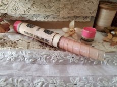 画像2: フランスアンティーク　ピンクの筒に入った昔の絆創膏 (2)