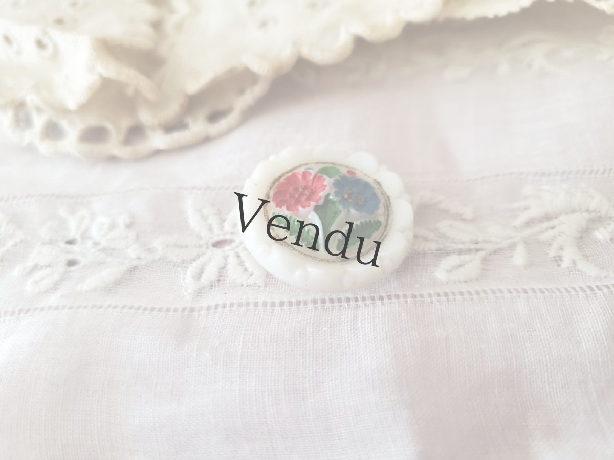 画像3: フランスヴィンテージ　白ガラスペイントボタン 29mm (3)