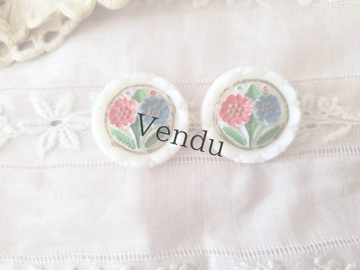 画像5: フランスヴィンテージ　白ガラスペイントボタン 29mm (5)