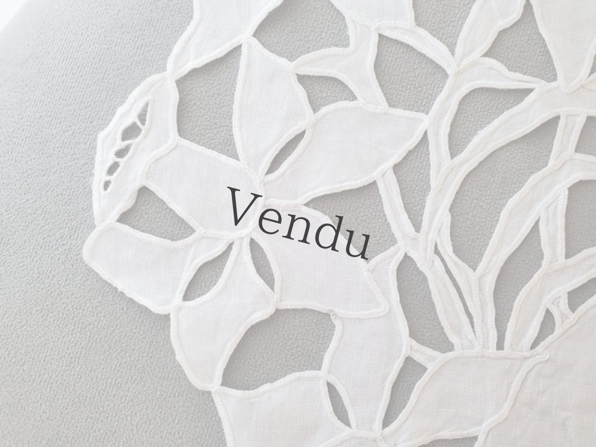 画像2: フランス蚤の市　リシュリュー刺繍のマット　水仙 (2)