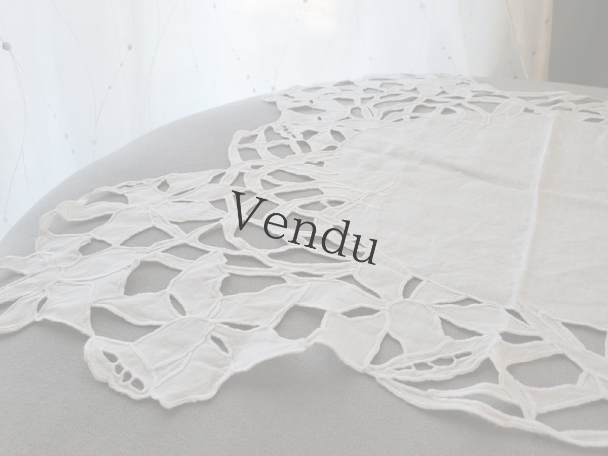 画像4: フランス蚤の市　リシュリュー刺繍のマット　水仙 (4)