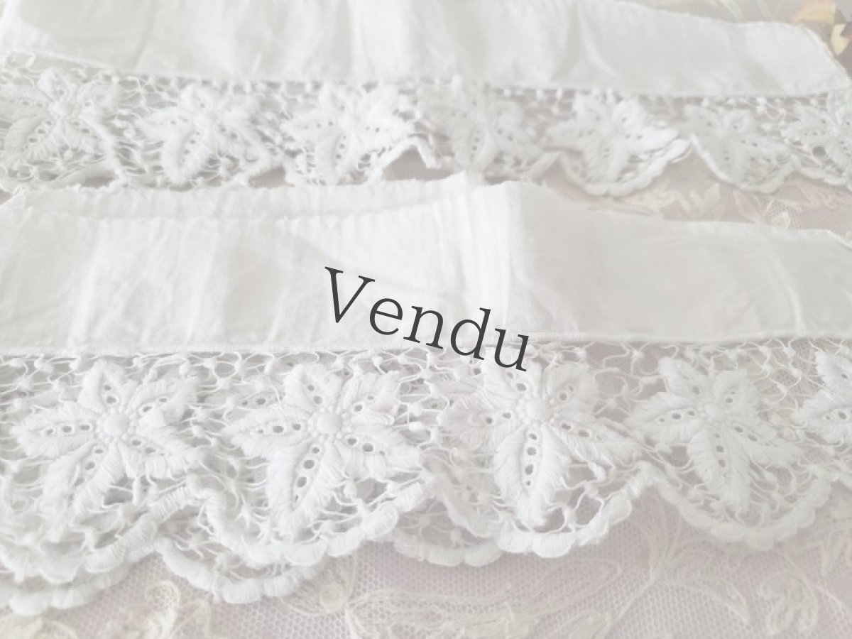 画像4: フランスヴィンテージ　花の透かし白糸刺繍　端切れ 2枚 (4)