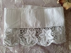 画像5: フランスヴィンテージ　花の透かし白糸刺繍　端切れ 2枚 (5)