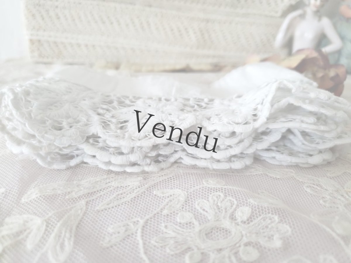 画像6: フランスヴィンテージ　花の透かし白糸刺繍　端切れ 2枚 (6)