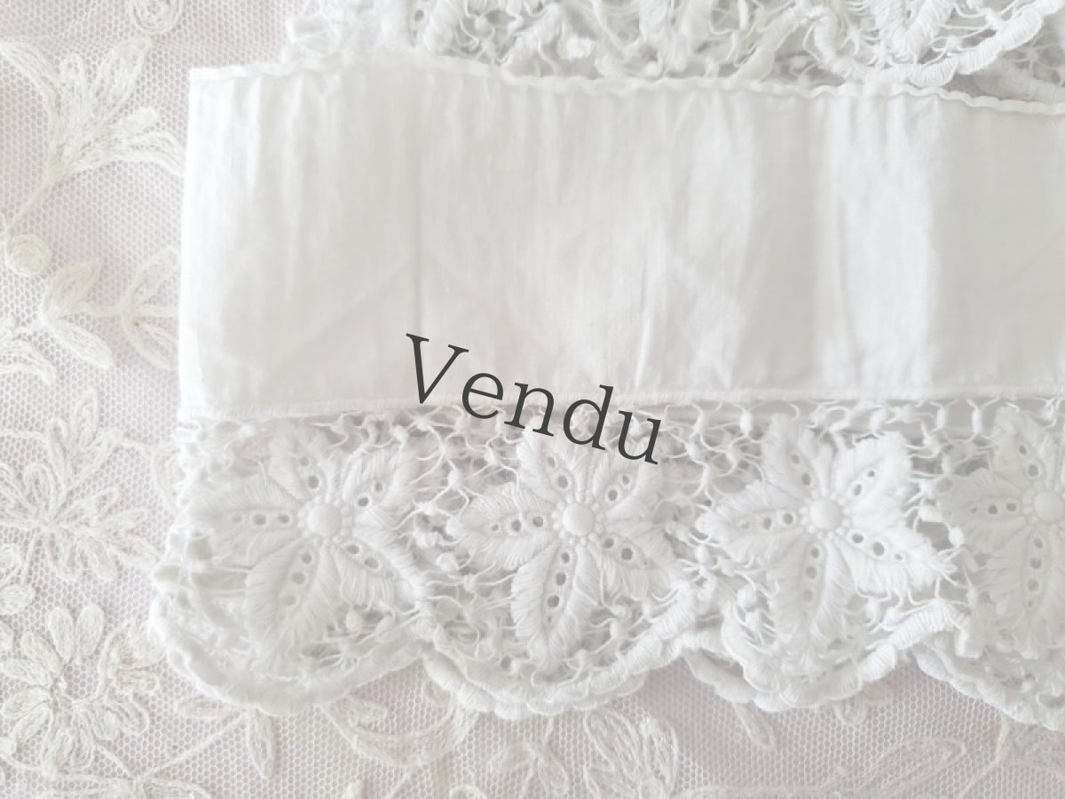 画像3: フランスヴィンテージ　花の透かし白糸刺繍　端切れ 2枚 (3)