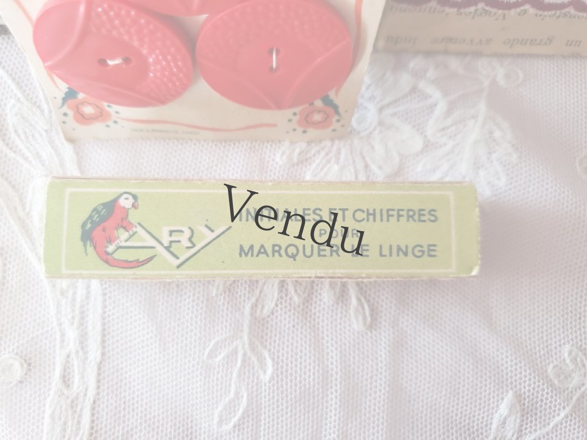 画像5: フランスアンティーク　イニシャルテープリボン　箱入り2本組み 《P》 (5)