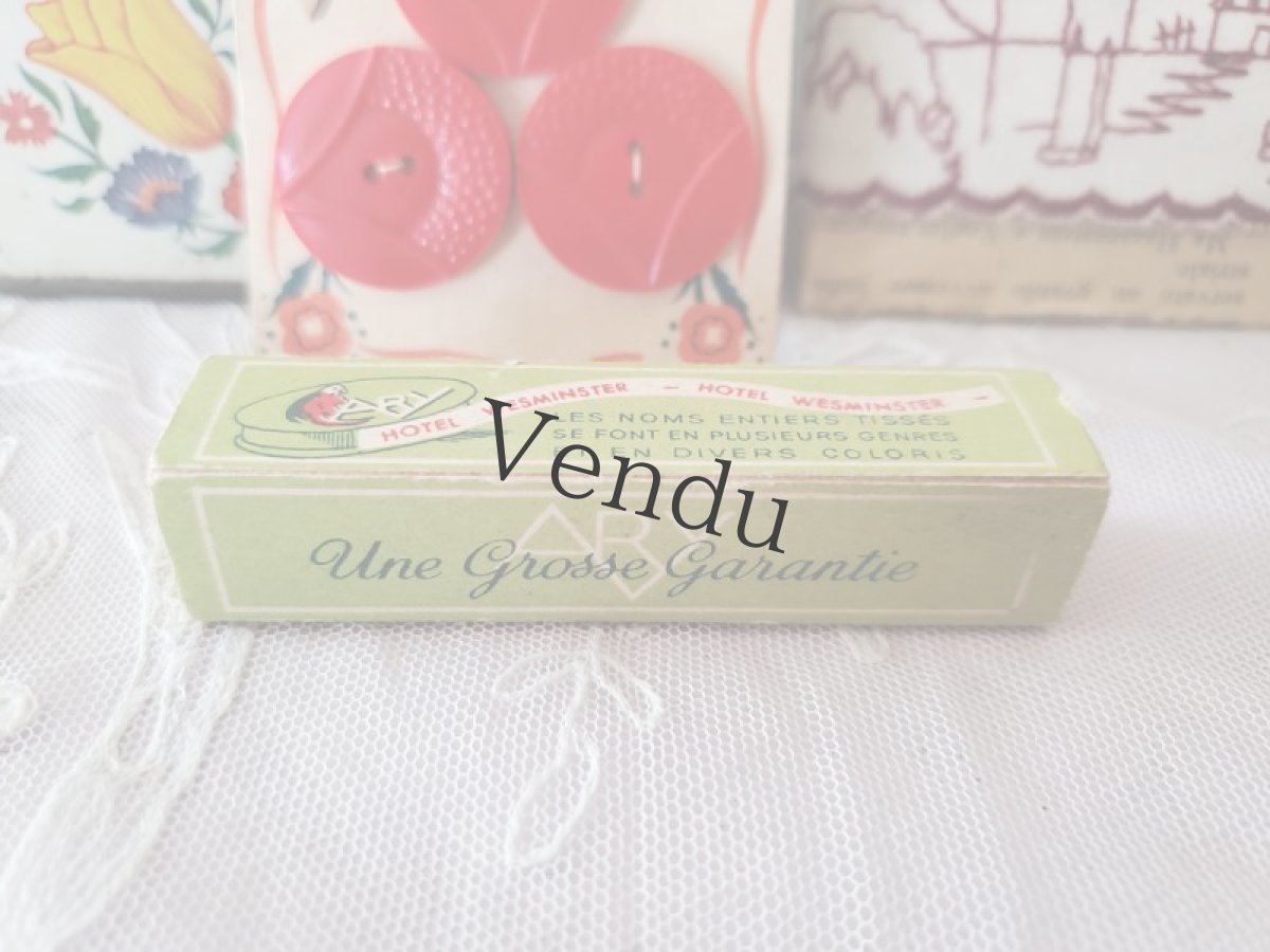 画像9: フランスアンティーク　イニシャルテープリボン　箱入り2本組み 《P》 (9)