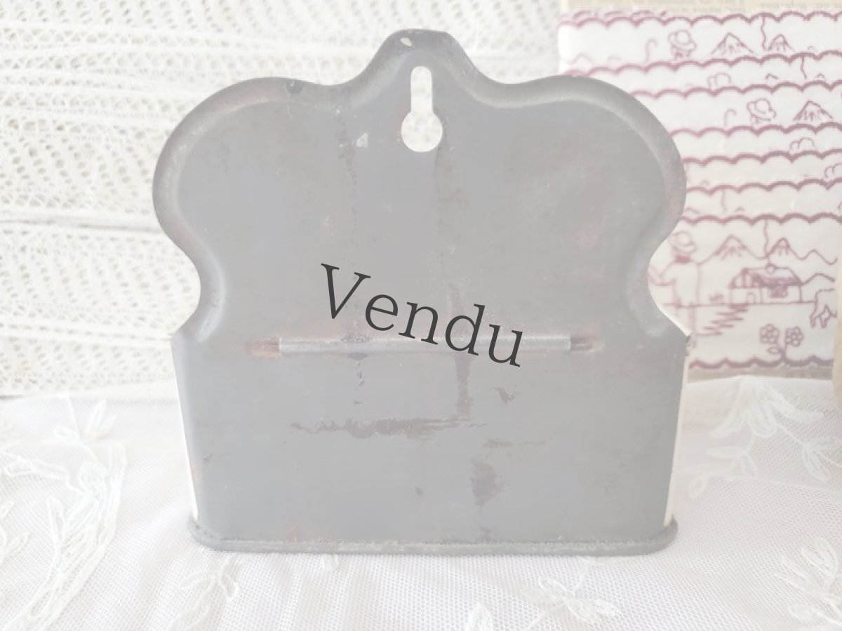 画像4: フランスアンティーク　花柄のアリュメット缶  (4)