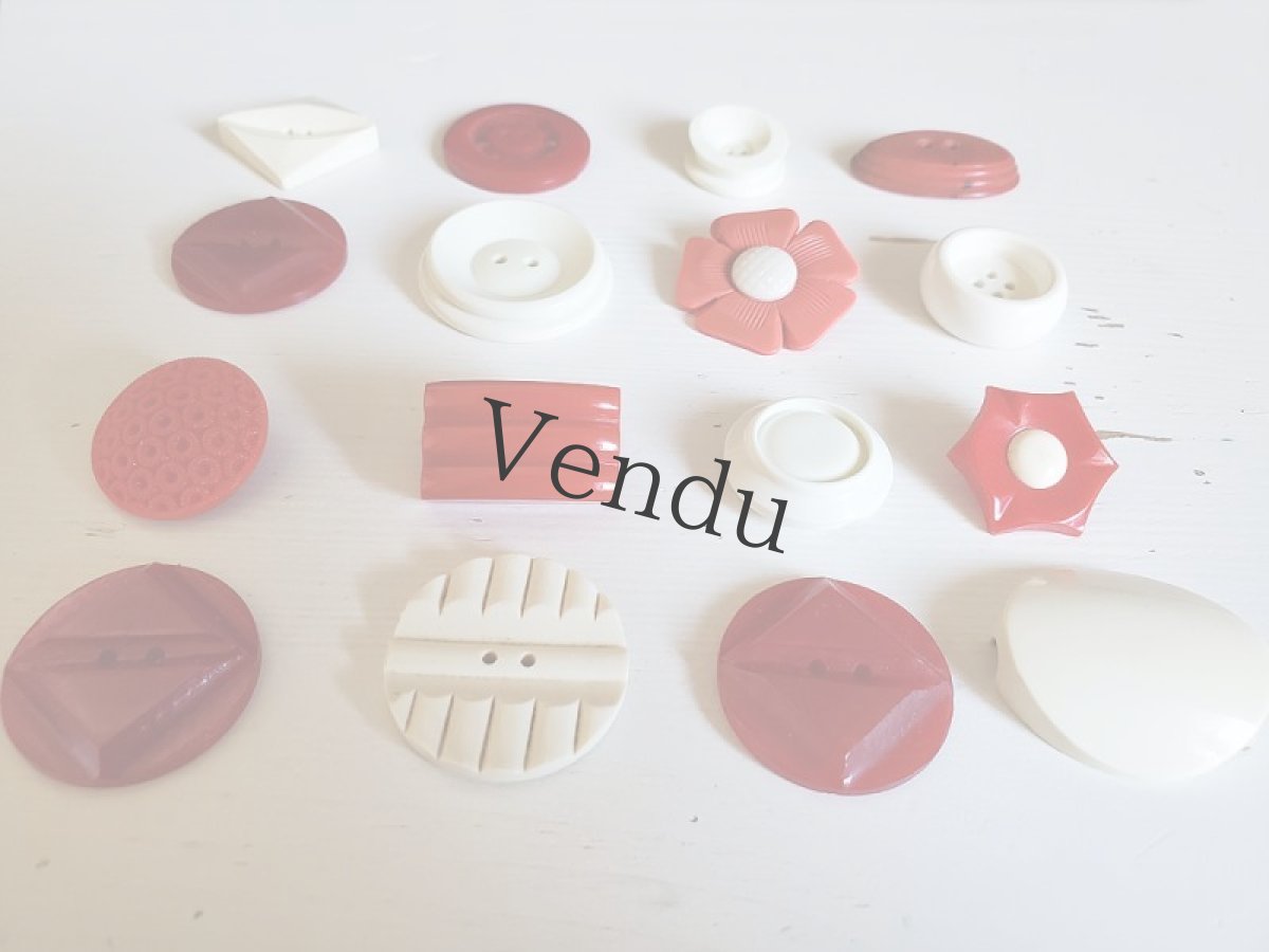 画像4: フランス 1920-50年 赤白ボタンアソート16個 (4)