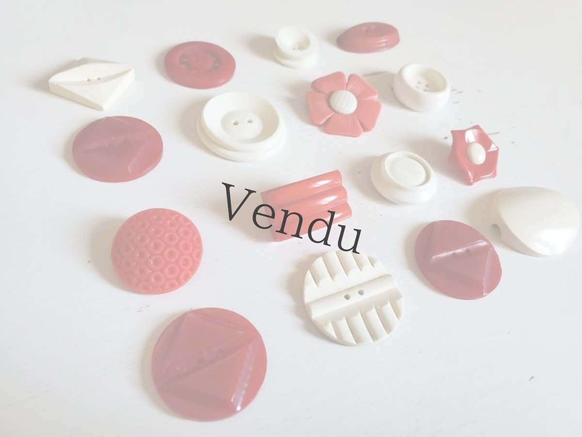 画像5: フランス 1920-50年 赤白ボタンアソート16個 (5)