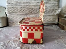 画像5: フランスアンティーク　赤と白のアリュメット缶  (5)
