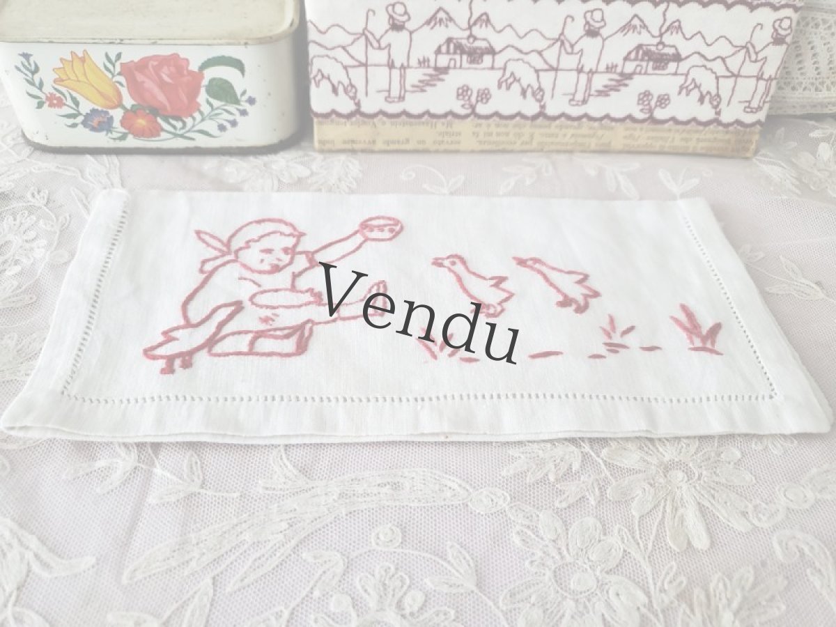 画像3: フランスヴィンテージ　赤い刺繍のカトラリーケース (3)