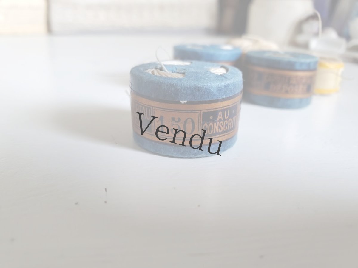 画像1: フランスアンティーク　AU CONSCRIT 小さな紙製カプセル型の糸玉 リネン 150 (1)