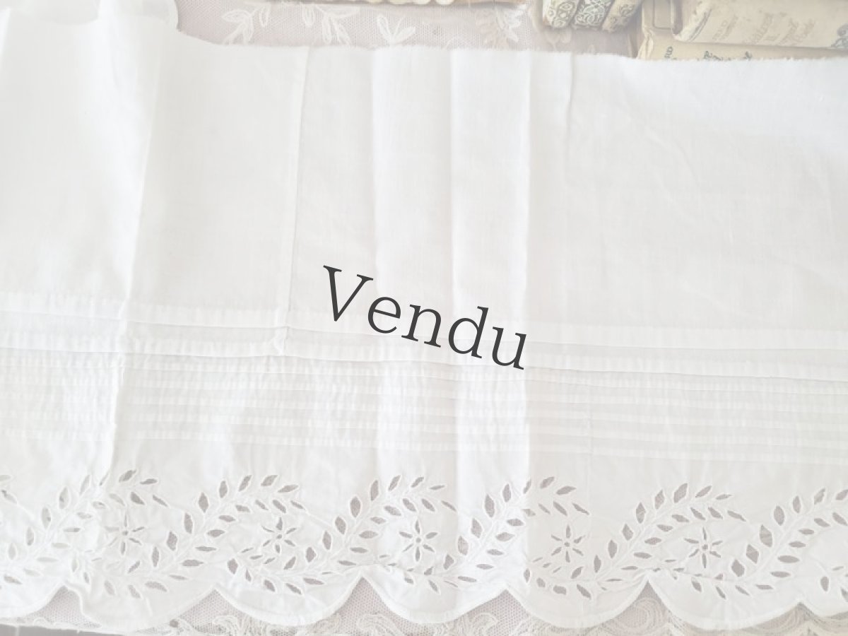 画像4: フランスアンティーク　カットワーク幅広レース端切れ 139cm (4)