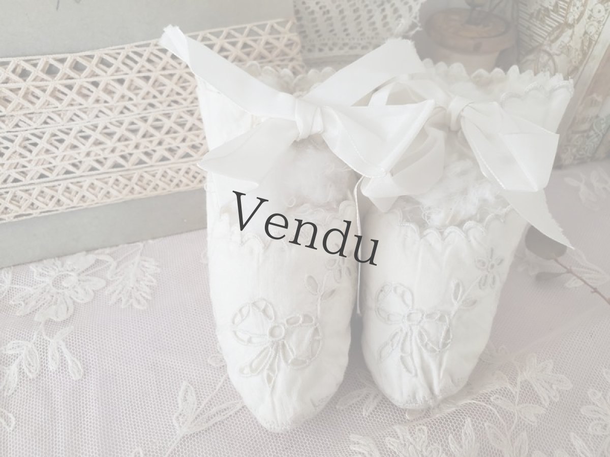 画像2: フランスアンティーク　カットワーク刺繍 べべのショーソン (2)