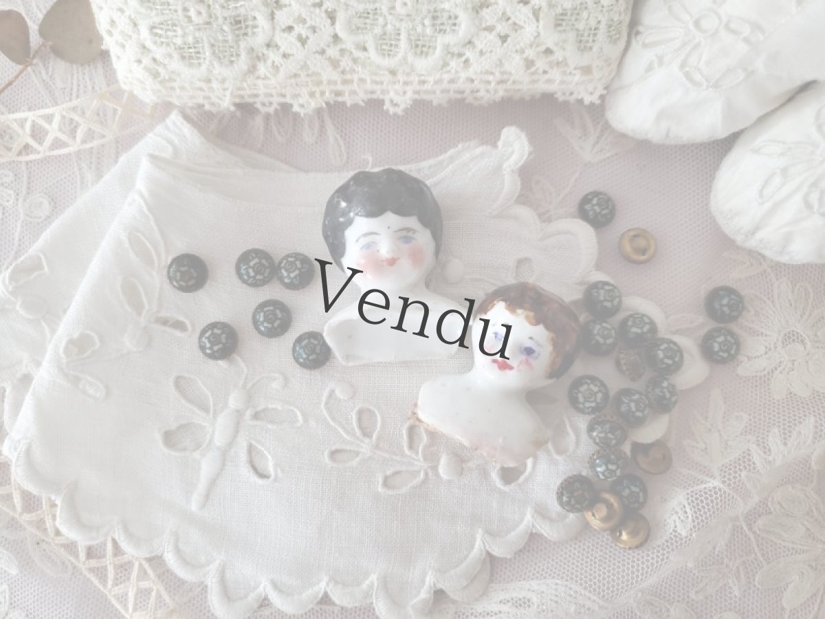 画像5: フランスアンティーク 極小樹脂ボタン ばら 9mm　2個セット (5)