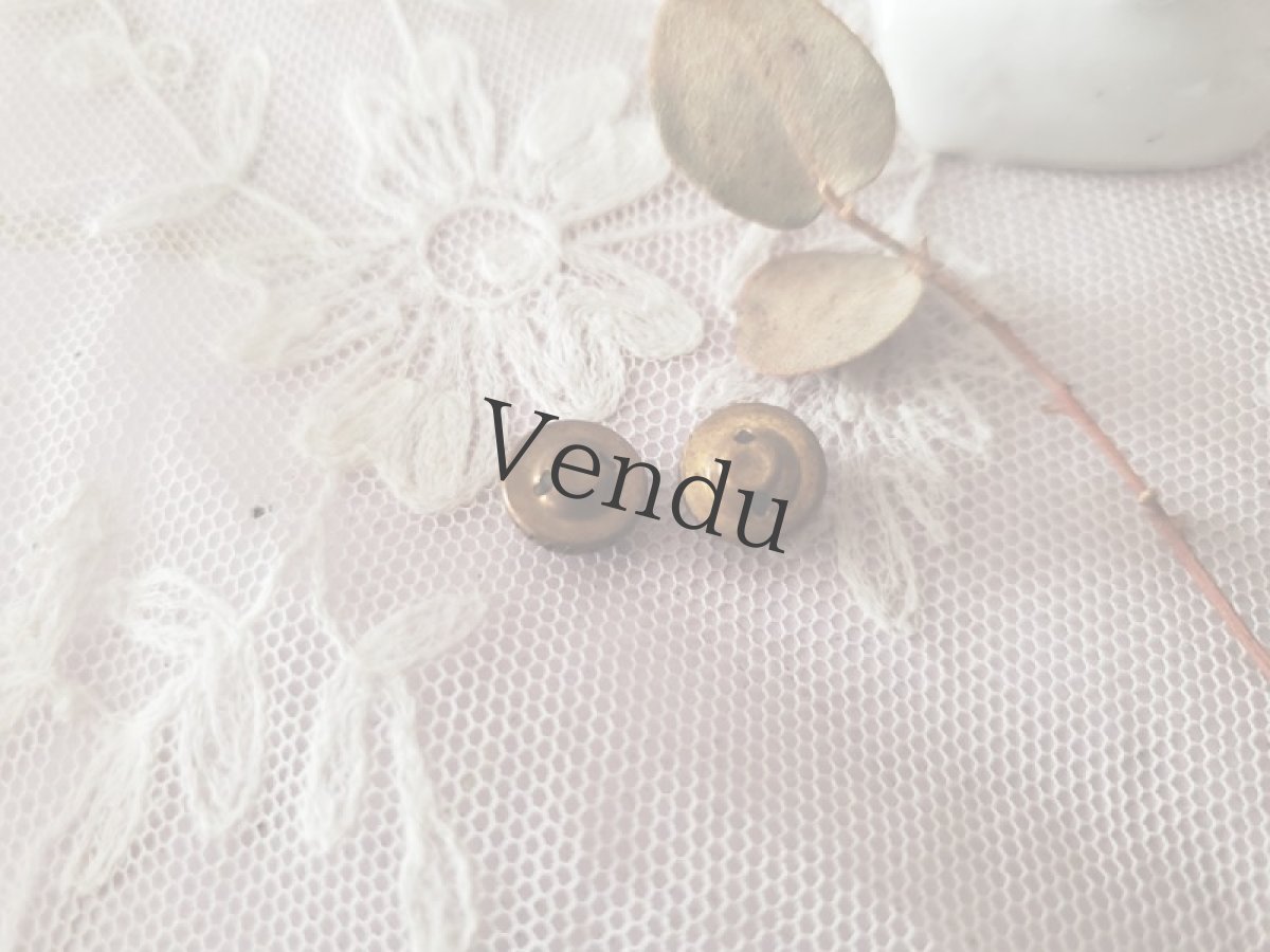 画像4: フランスアンティーク 極小樹脂ボタン ばら 9mm　2個セット (4)