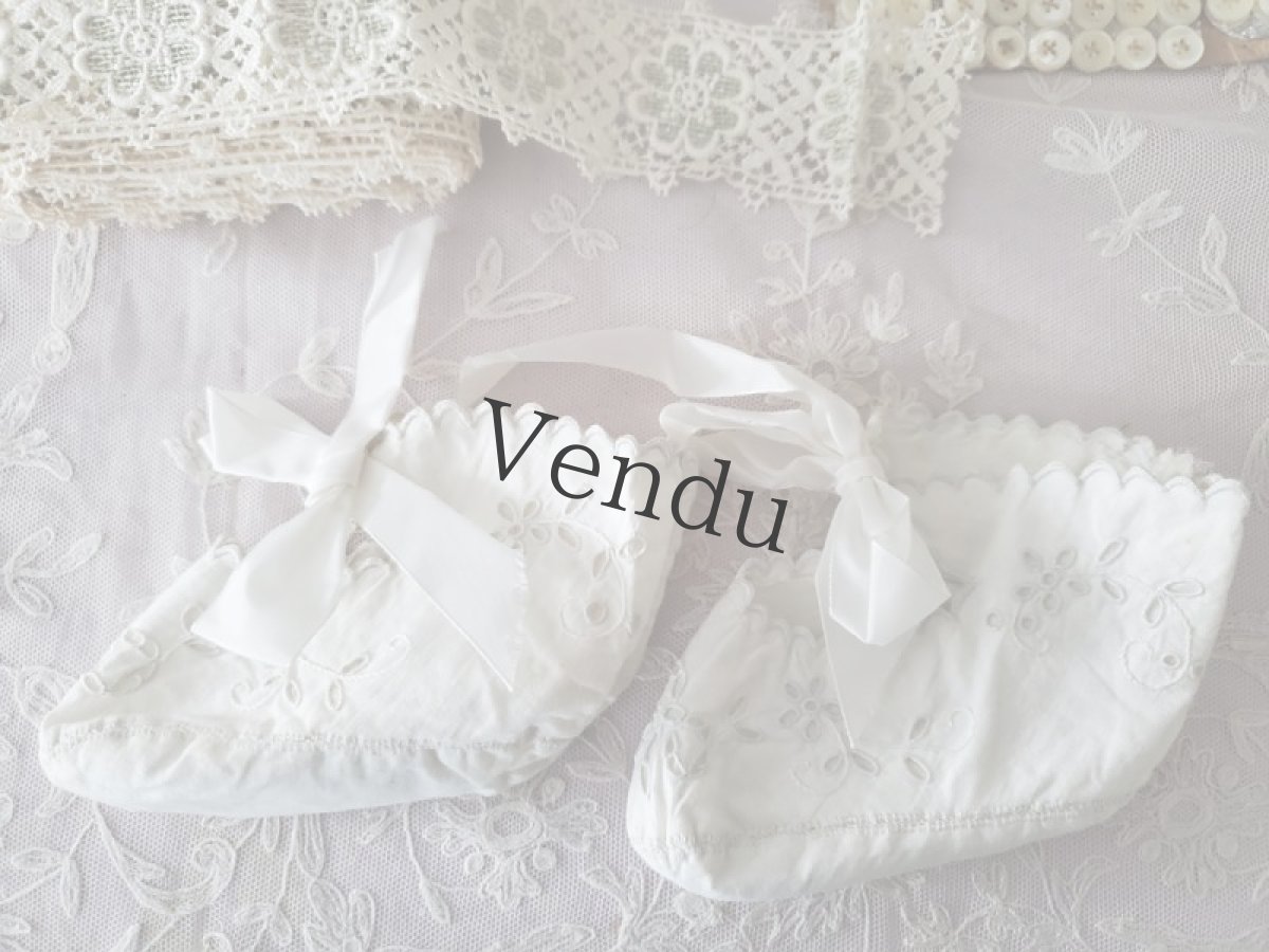 画像9: フランスアンティーク　カットワーク刺繍 べべのショーソン (9)