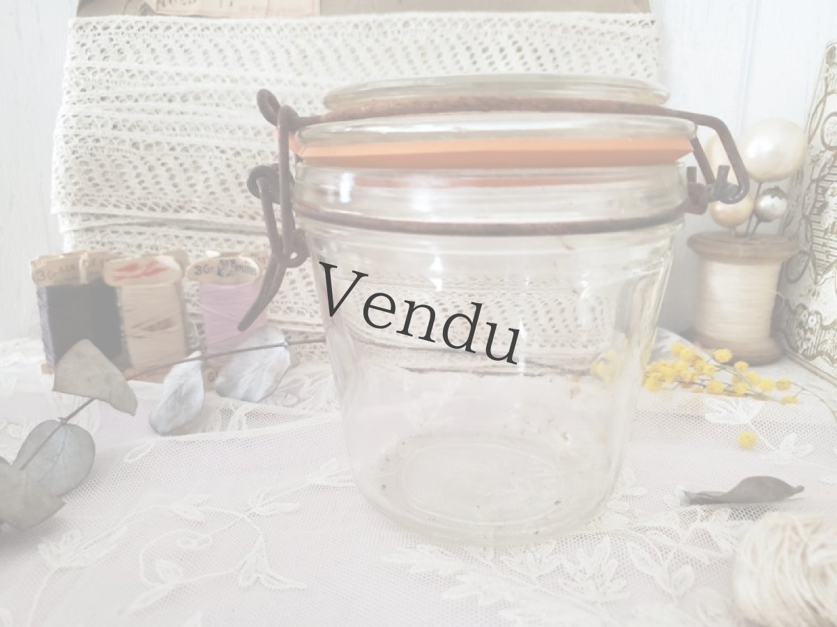 画像9: フランス蚤の市　ガラス瓶入り　木製ボビン糸巻き【送料込み】 (9)