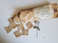画像1: フランス 1900-40年 封筒入りの小さなレースモチーフ (1)
