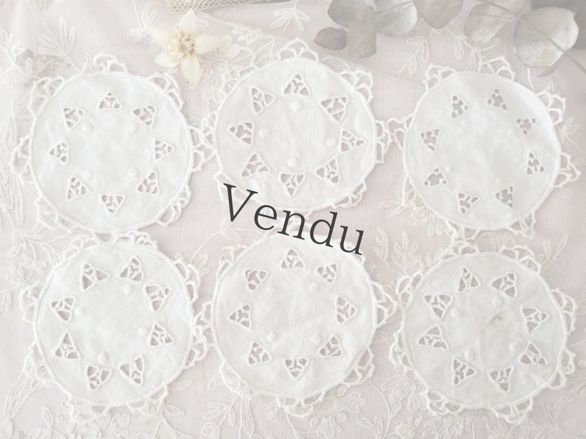 画像2: フランス蚤の市　カットワーク刺繍小さなドイリー６枚セット (2)