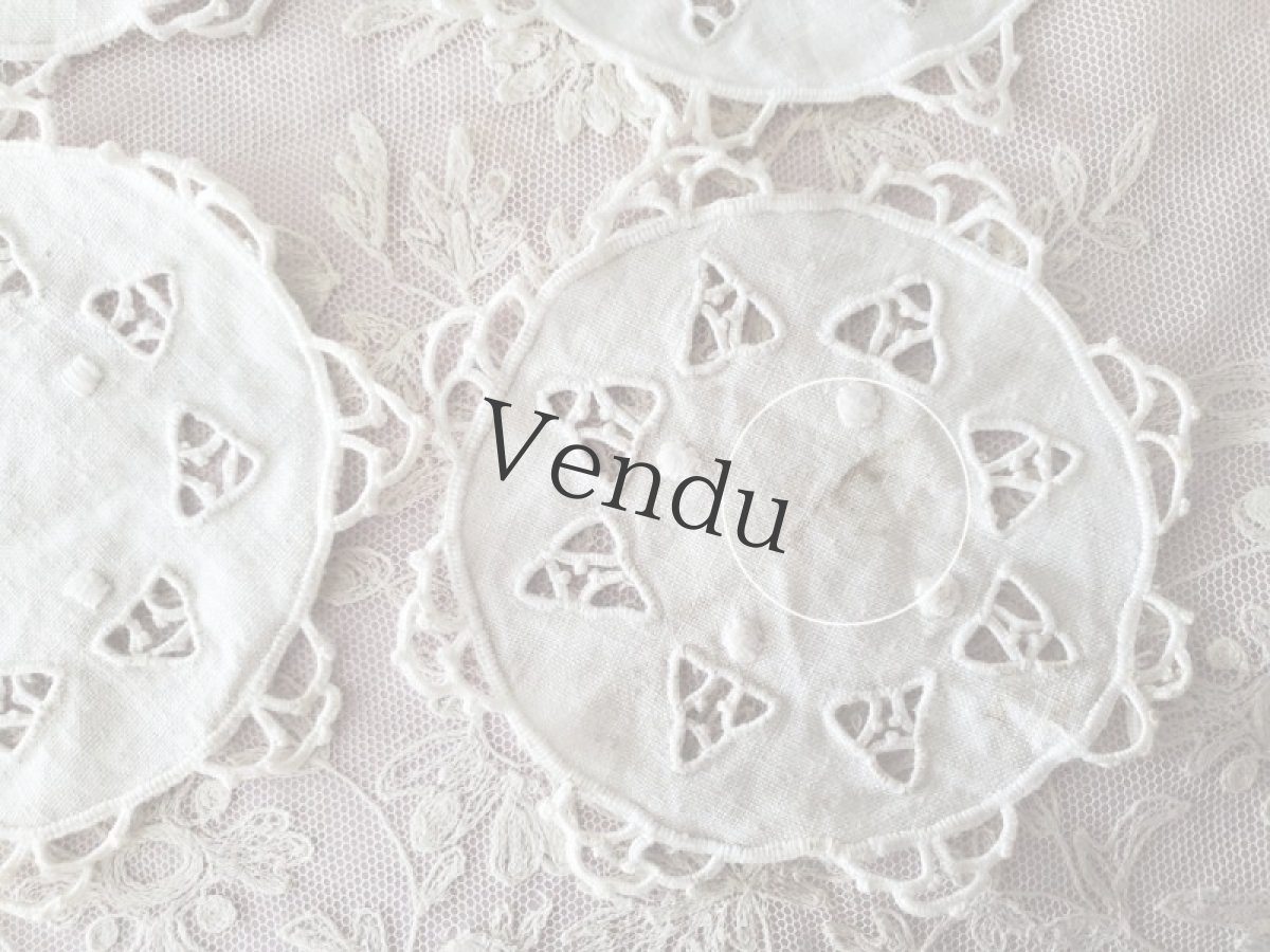 画像7: フランス蚤の市　カットワーク刺繍小さなドイリー６枚セット (7)