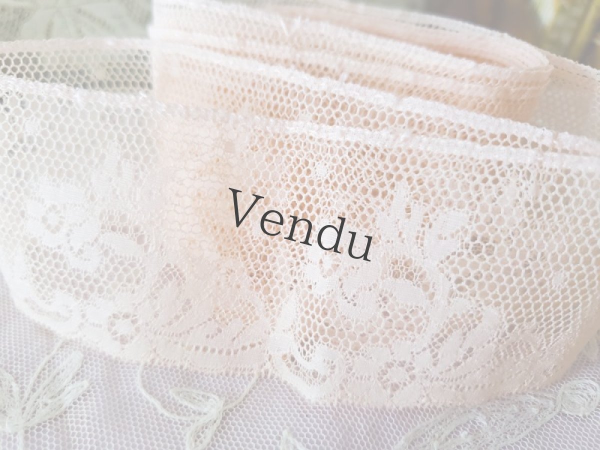 画像5: フランス蚤の市　円状ヴァレンシエンヌレース 淡いピンク 105cm (5)