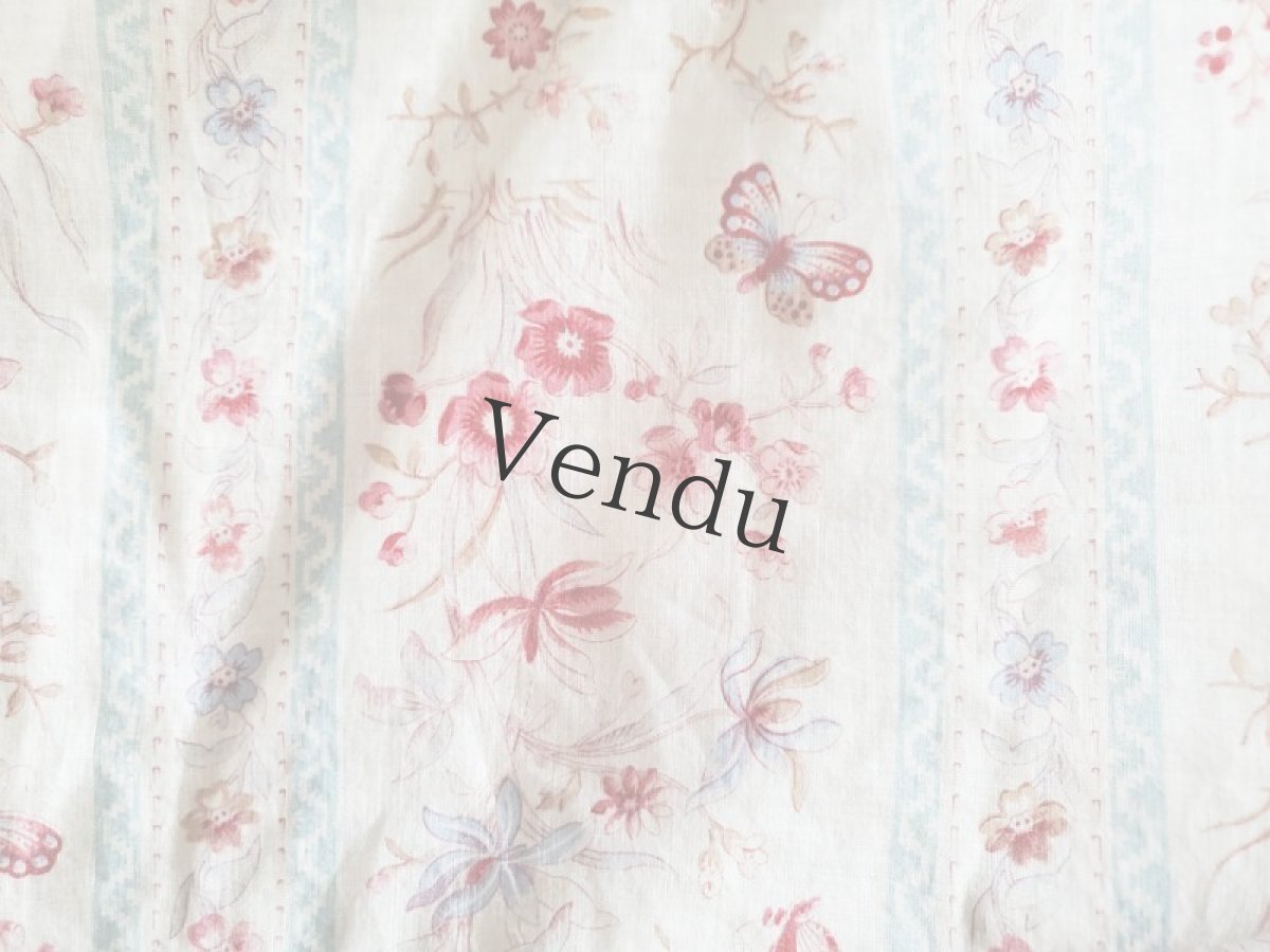 画像2: フランスヴィンテージ　やわらかに色褪せた春柄の端切れ 124×209cm (2)