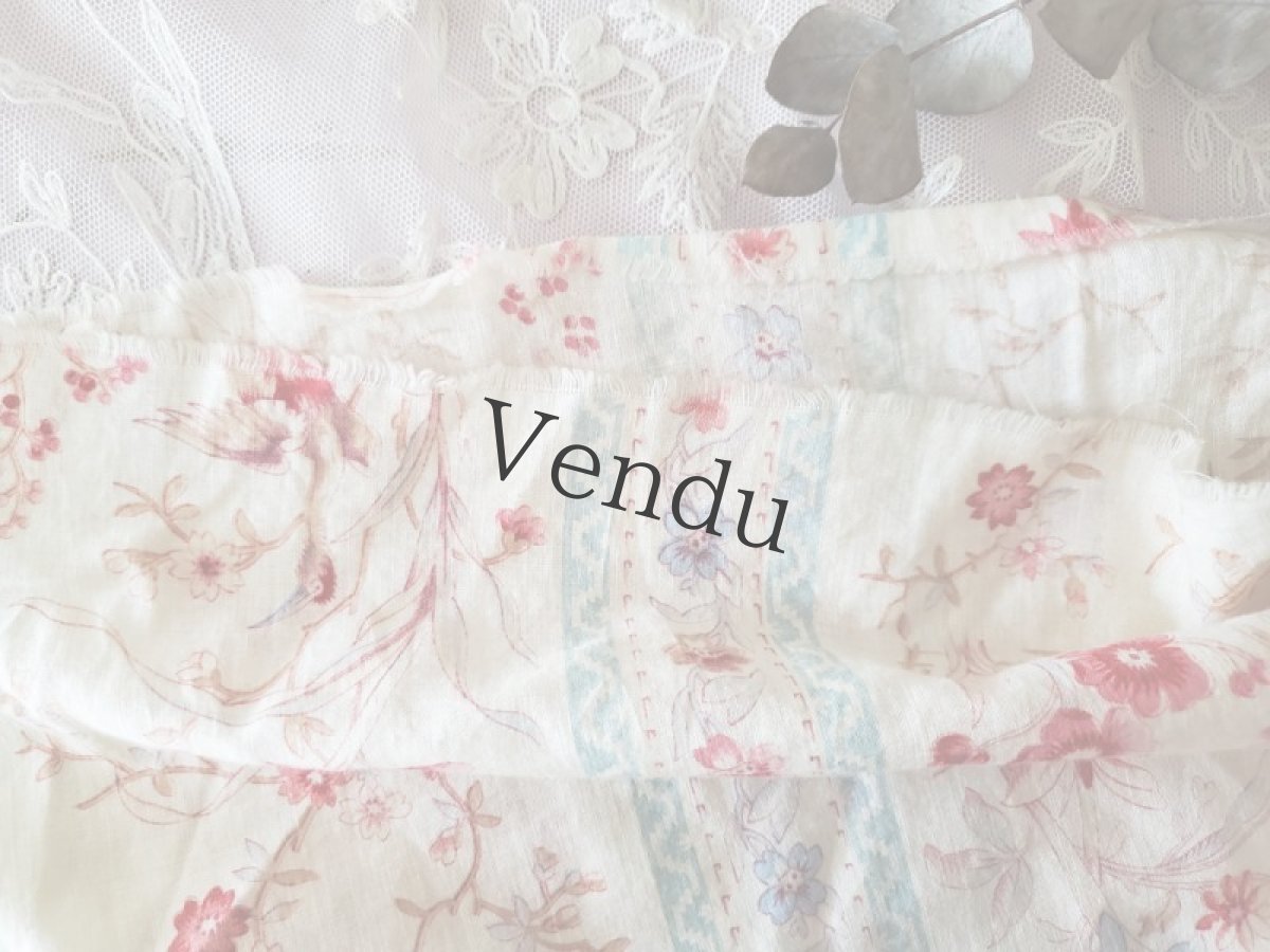画像7: フランスヴィンテージ　やわらかに色褪せた春柄の端切れ 124×209cm (7)