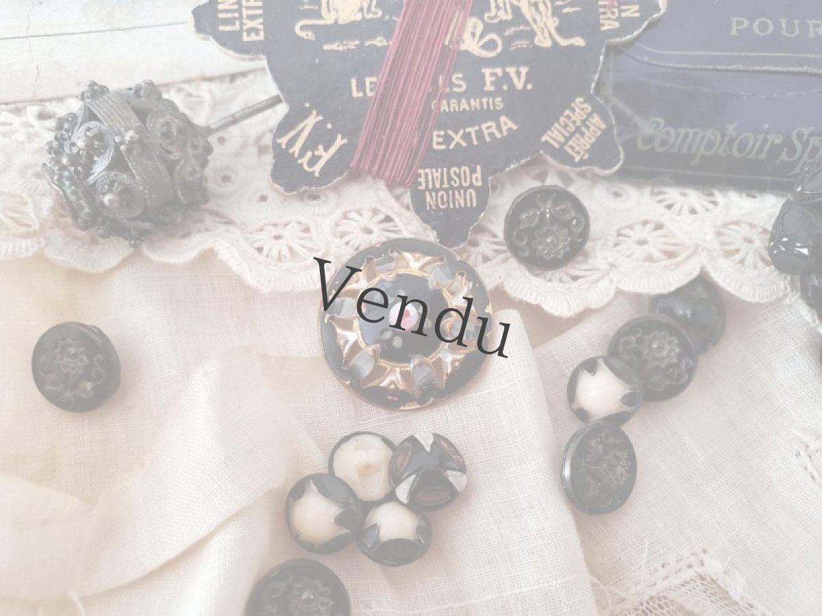 画像6: フランス 1900年代　フレンチジェットボタン お花金彩 11mm (6)