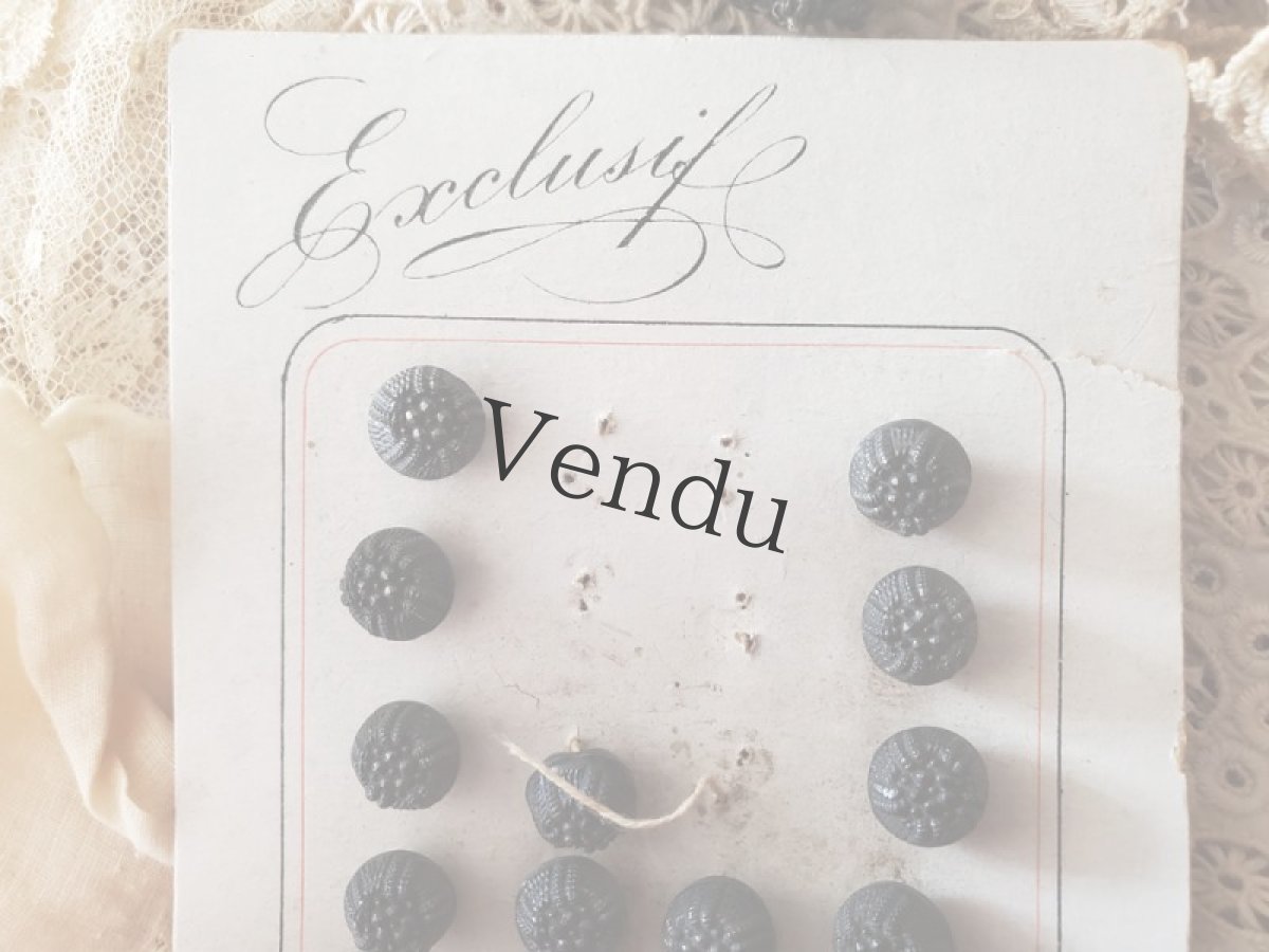 画像2: フランス 19世紀末 フレンチジェット ボタンシート Exclusif  10mm (2)