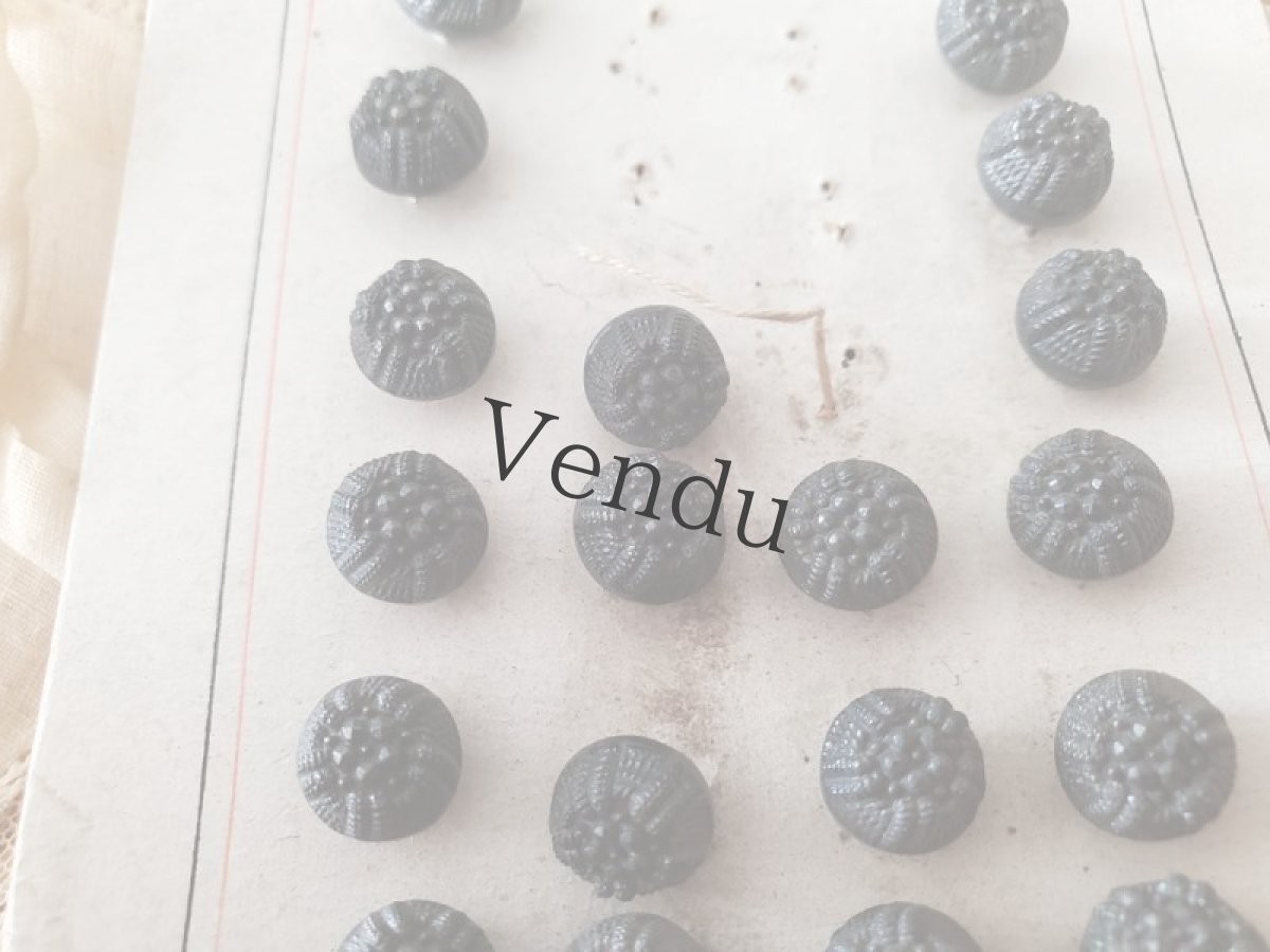 画像3: フランス 19世紀末 フレンチジェット ボタンシート Exclusif  10mm (3)