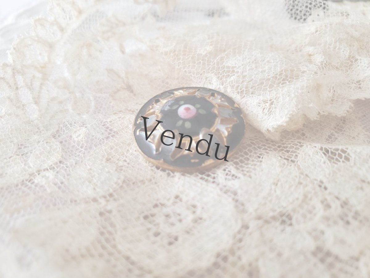 画像2: フランスアンティーク　エマイユボタン 薔薇とノアール 23mm (2)