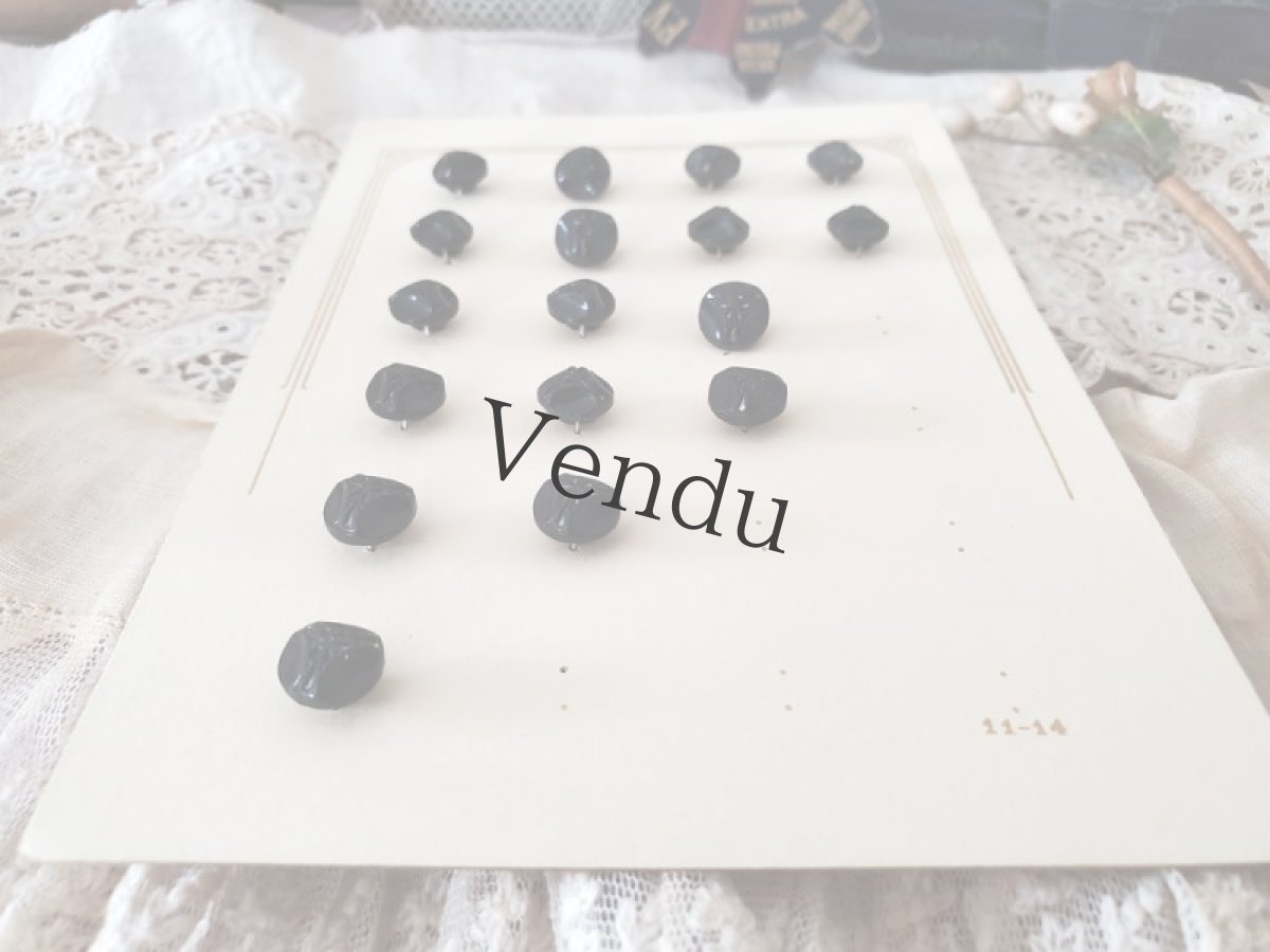 画像4: フランス 19世紀末 極小フレンチジェット ボタンシート9mm (4)